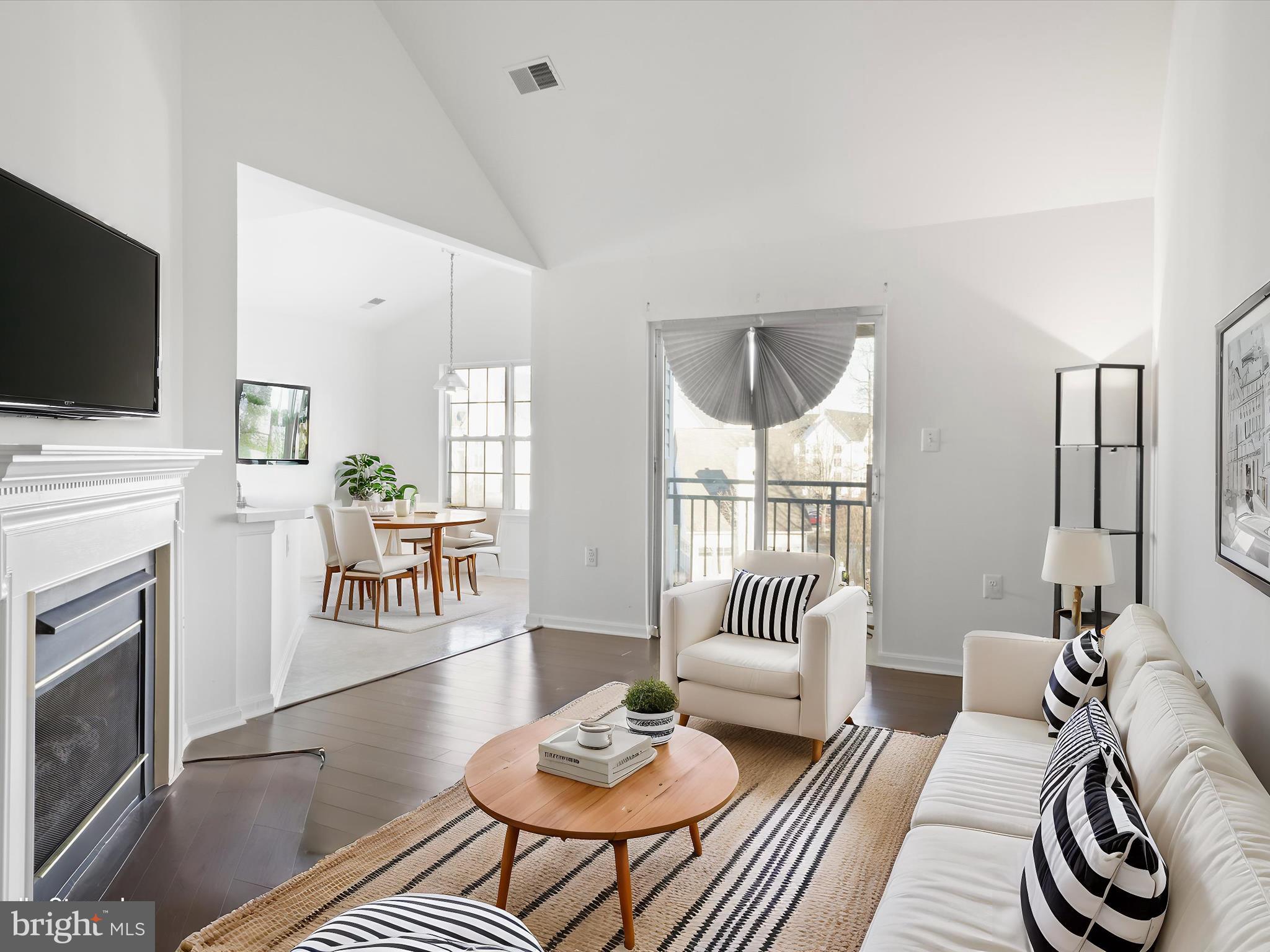 15608 EVERGLADE LANE D301