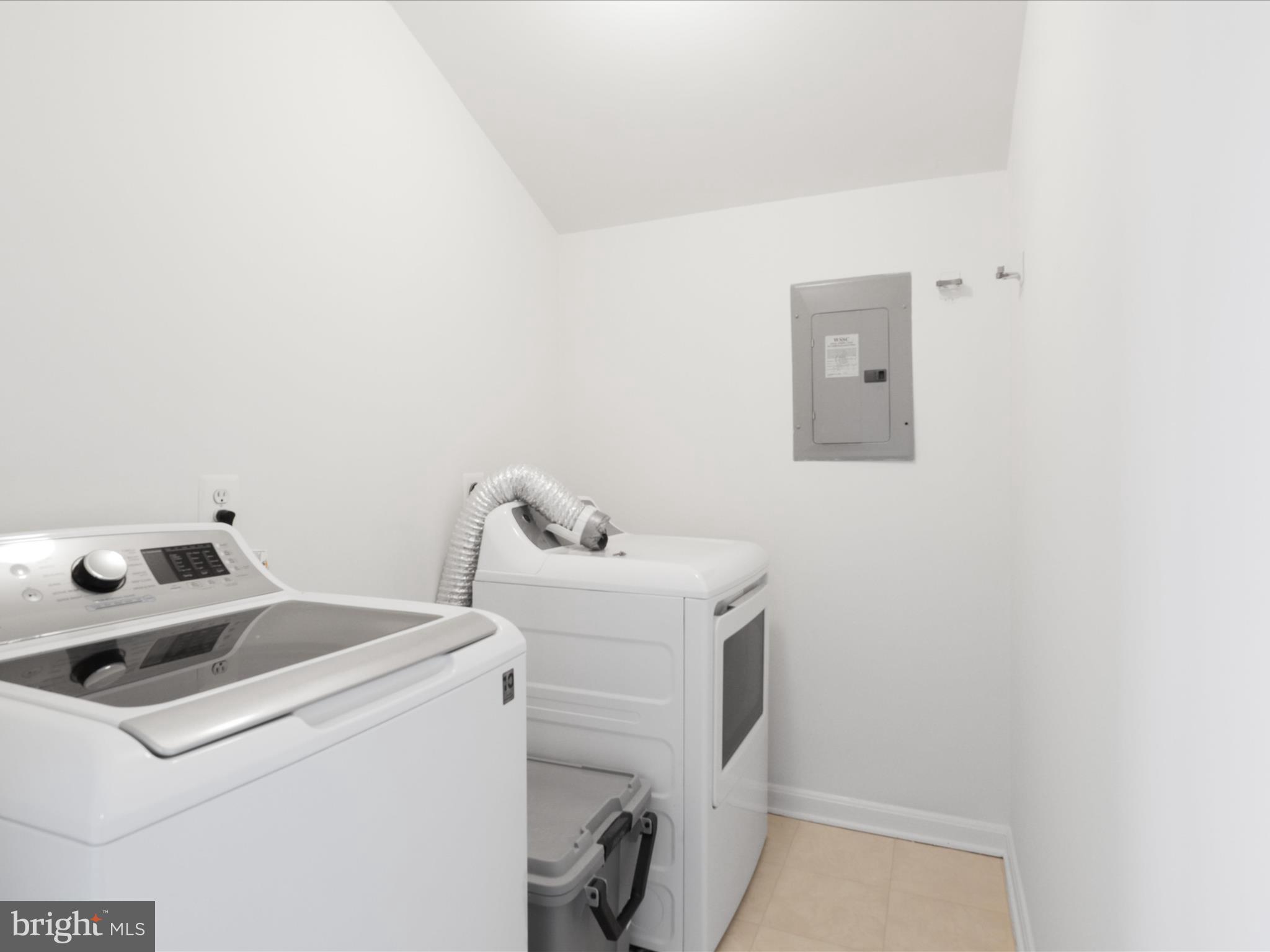 WOODLAND LAKE CONDO - Residential