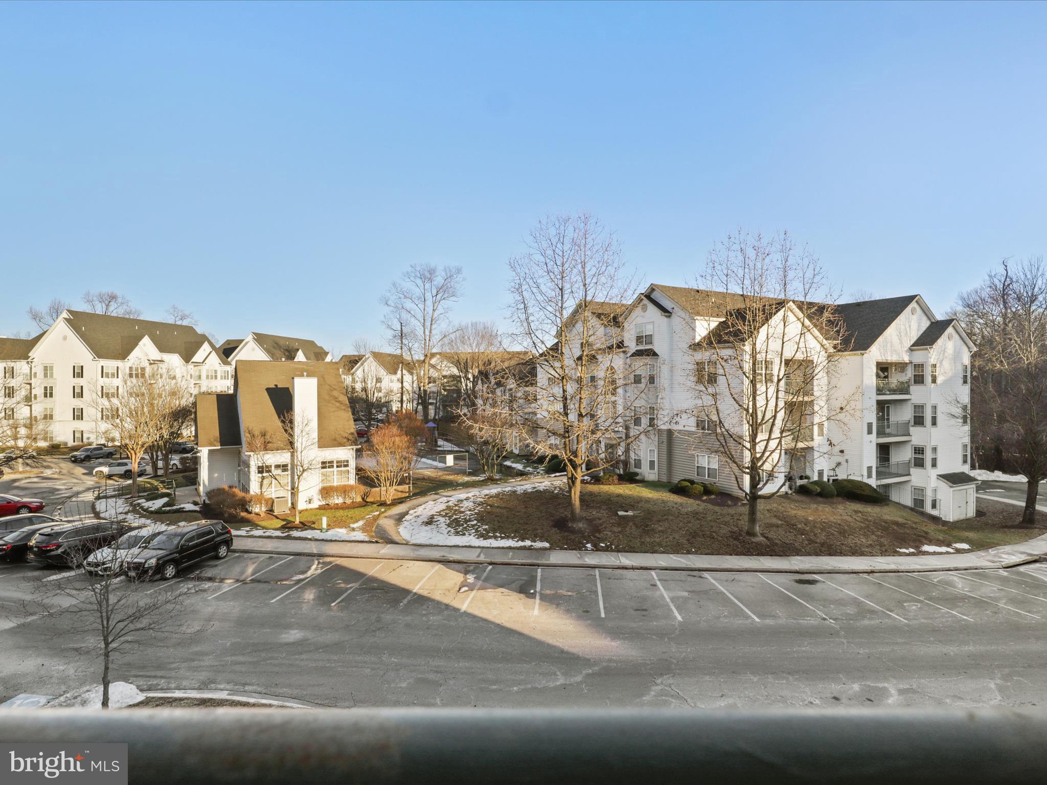 WOODLAND LAKE CONDO - Residential