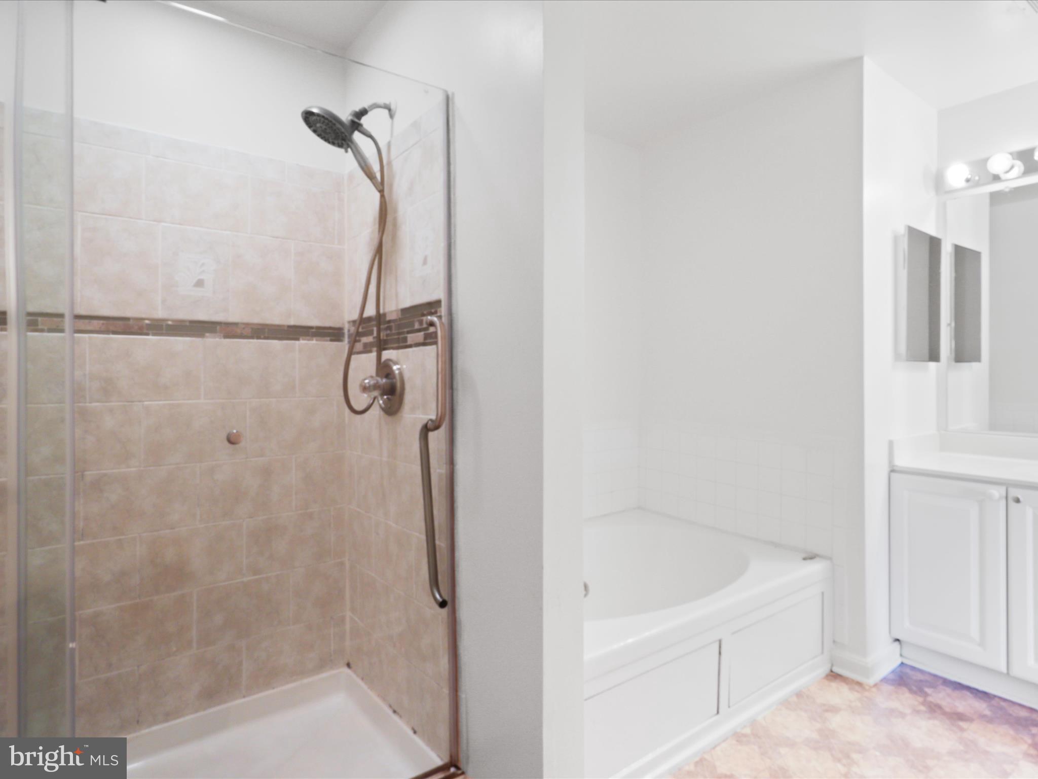 WOODLAND LAKE CONDO - Residential