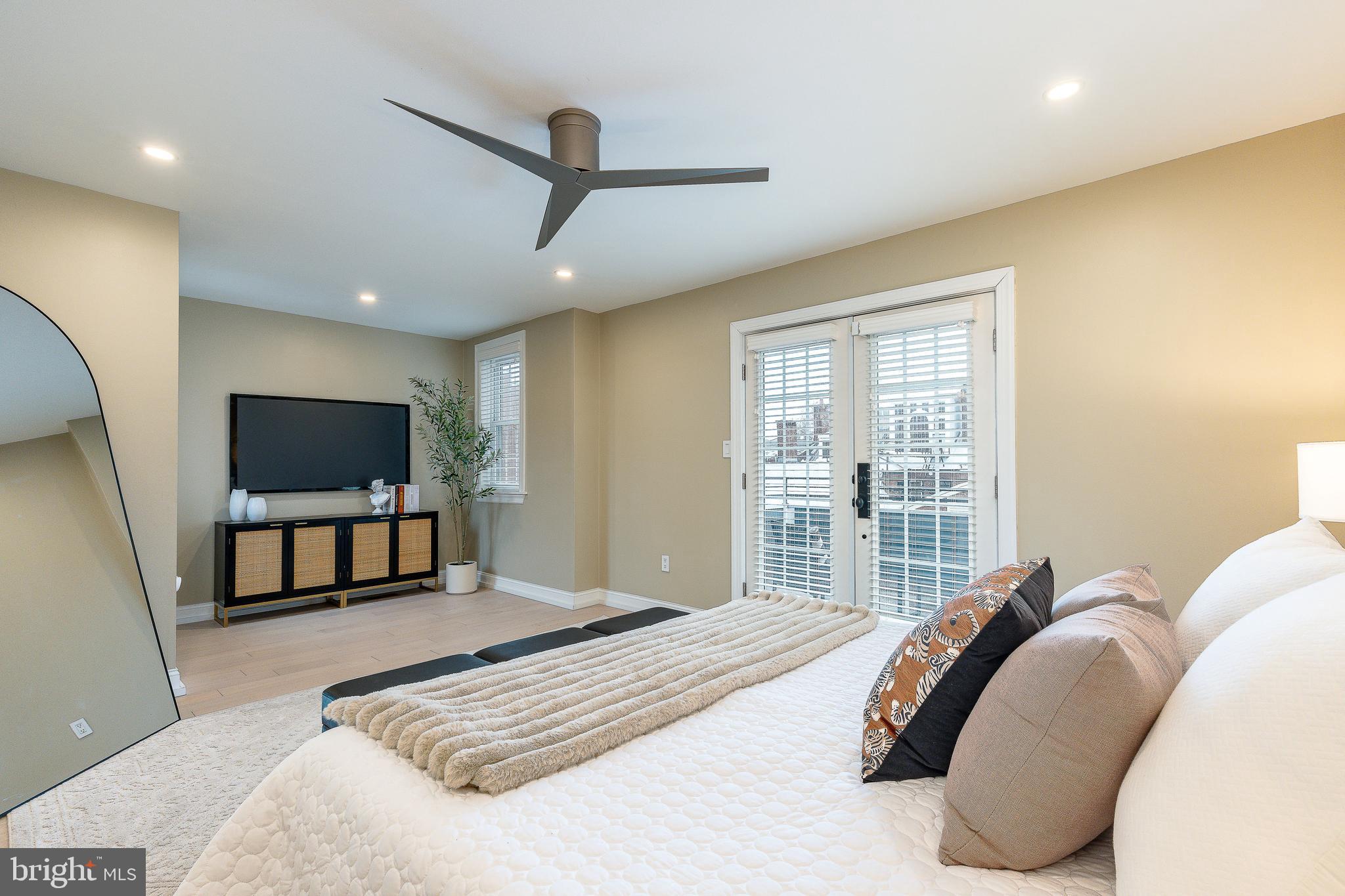 WASHINGTON SQ WEST - Residential