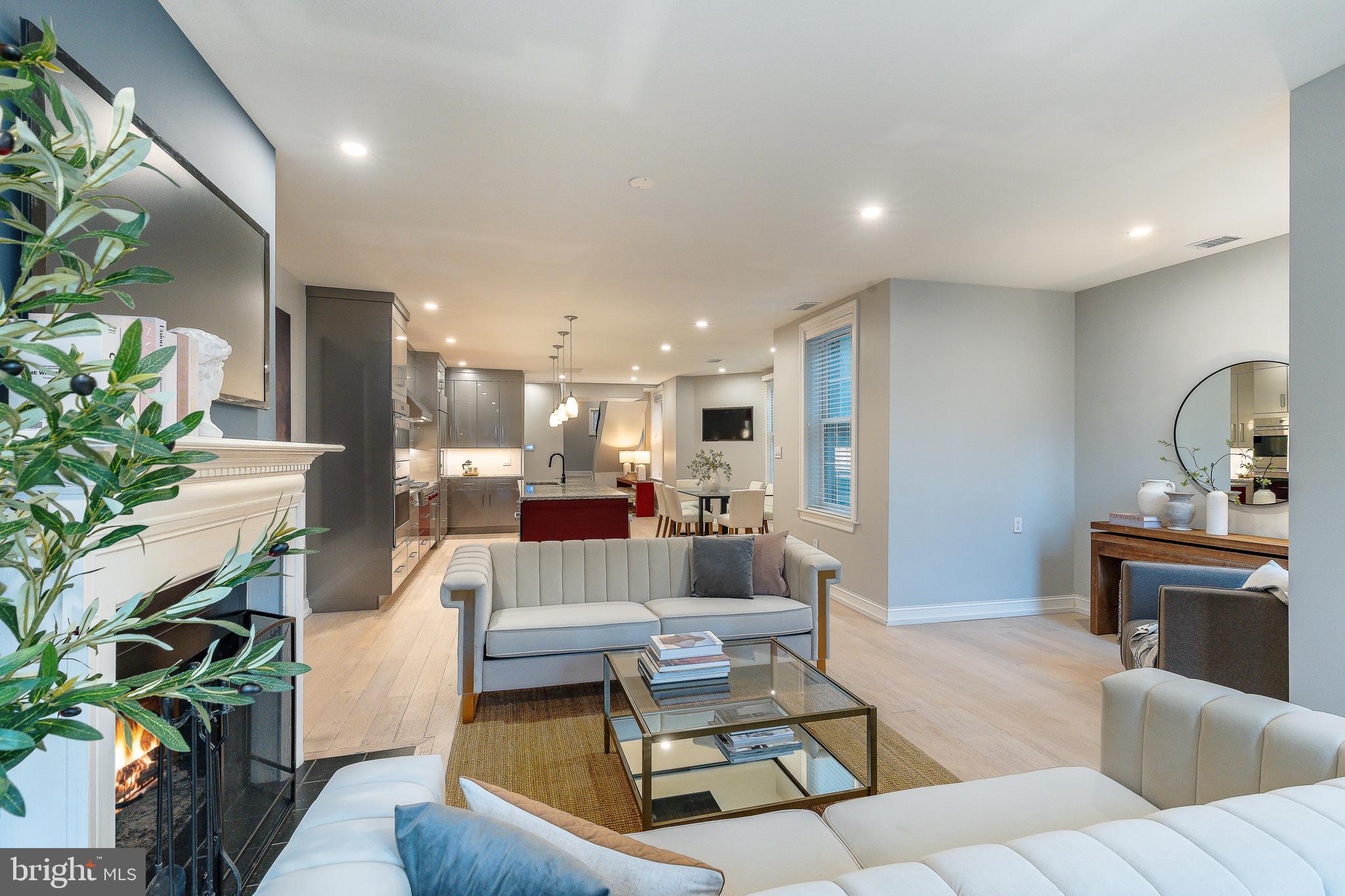 908 SPRUCE STREET 10 10