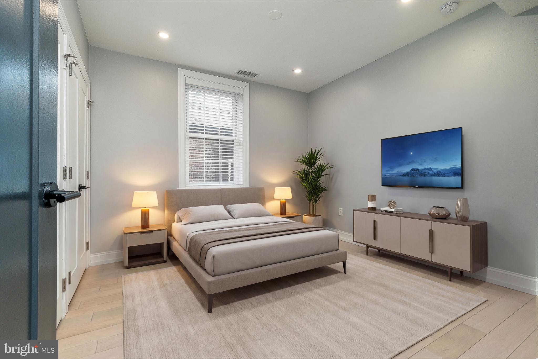 WASHINGTON SQ WEST - Residential