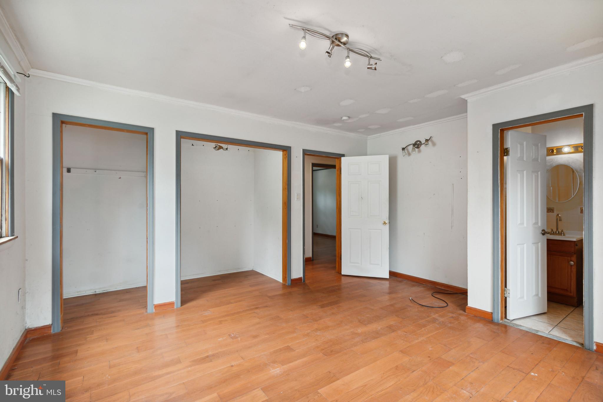 CROYDON ACRES - Residential