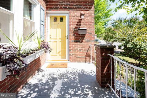 Photo of 3711 16th Street S, ARLINGTON, VA 22204 (MLS # VAAR2069770)