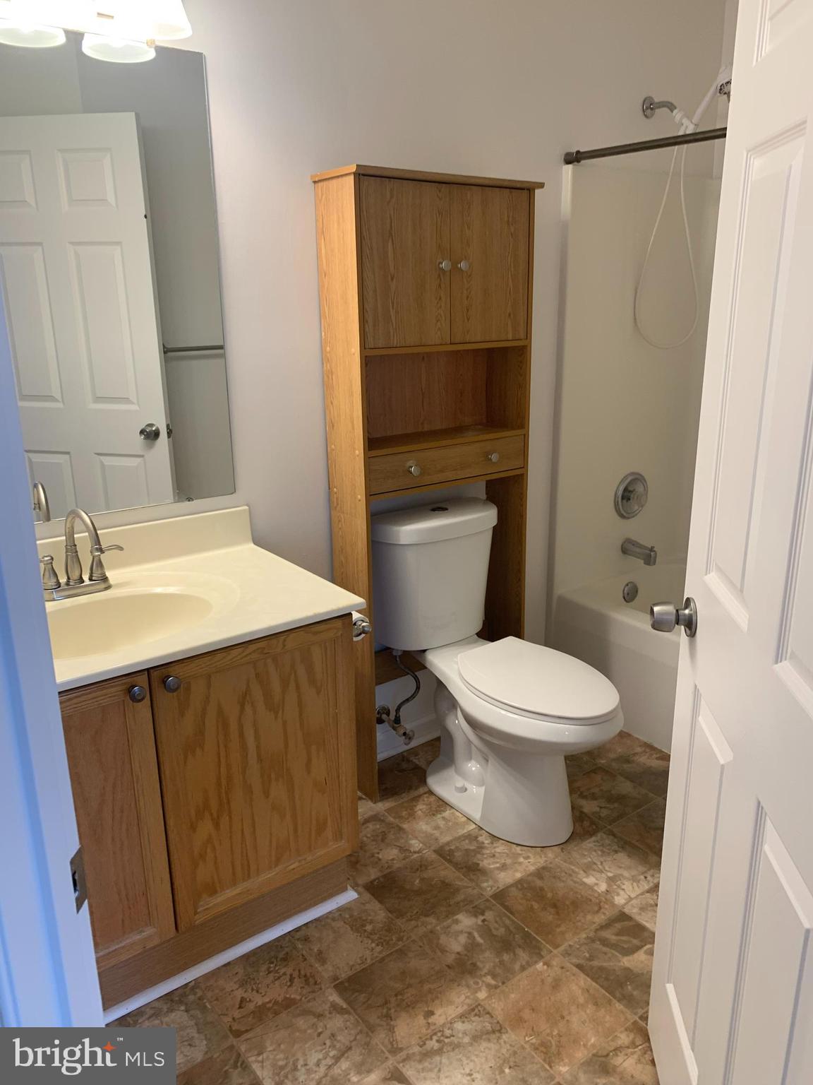 LAUREL RIDGE - Residential Lease