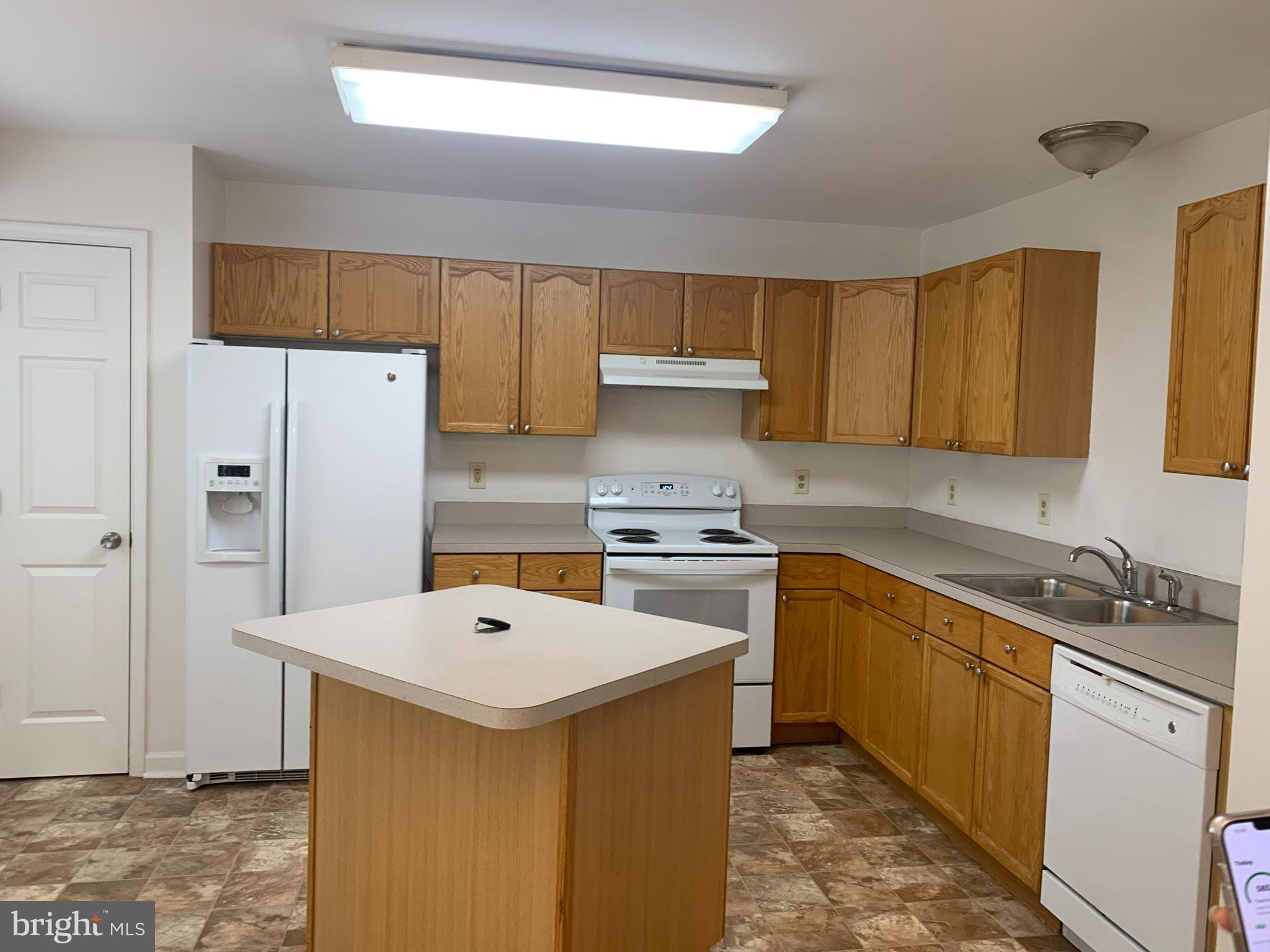 LAUREL RIDGE - Residential Lease