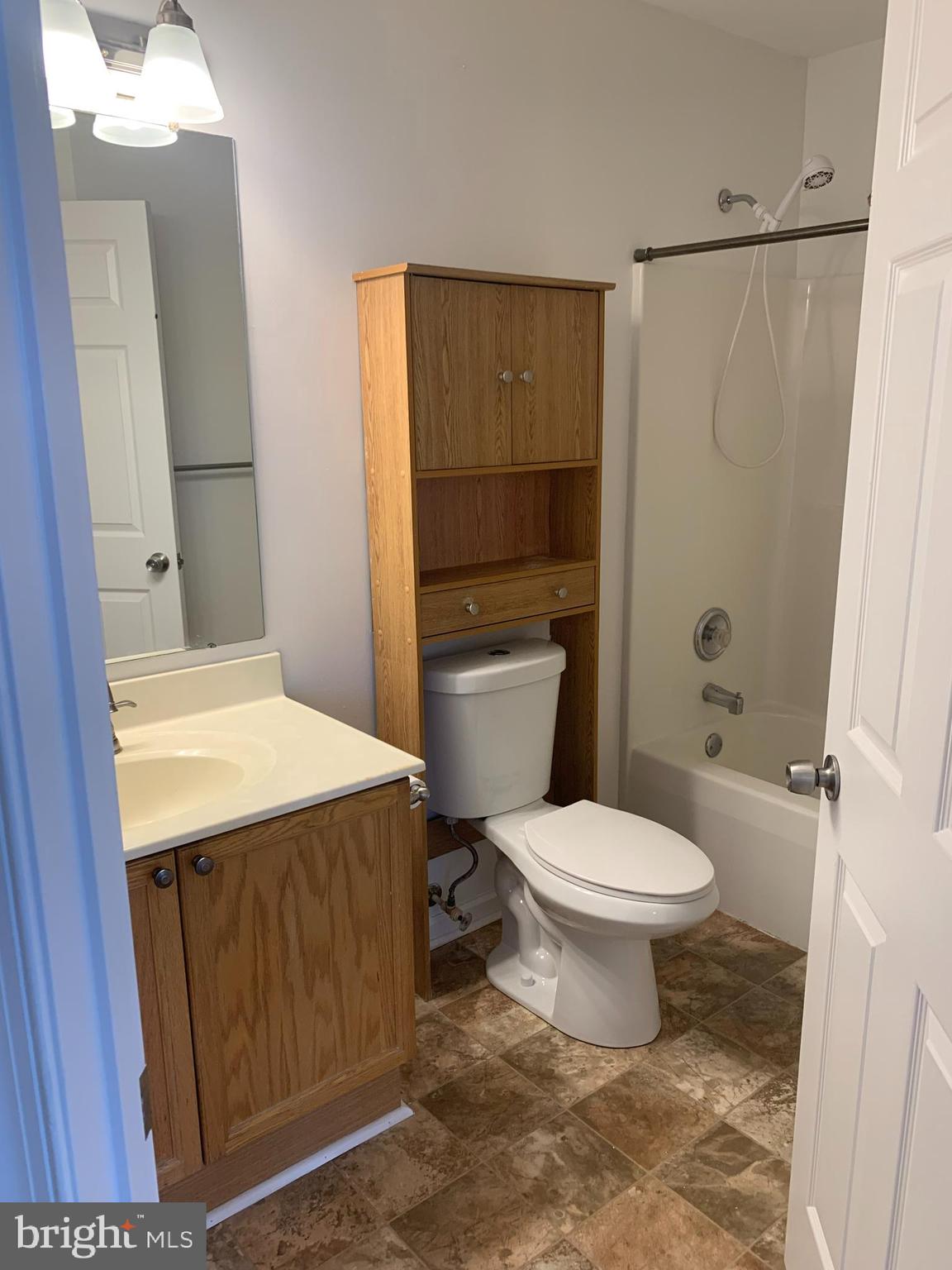 LAUREL RIDGE - Residential Lease