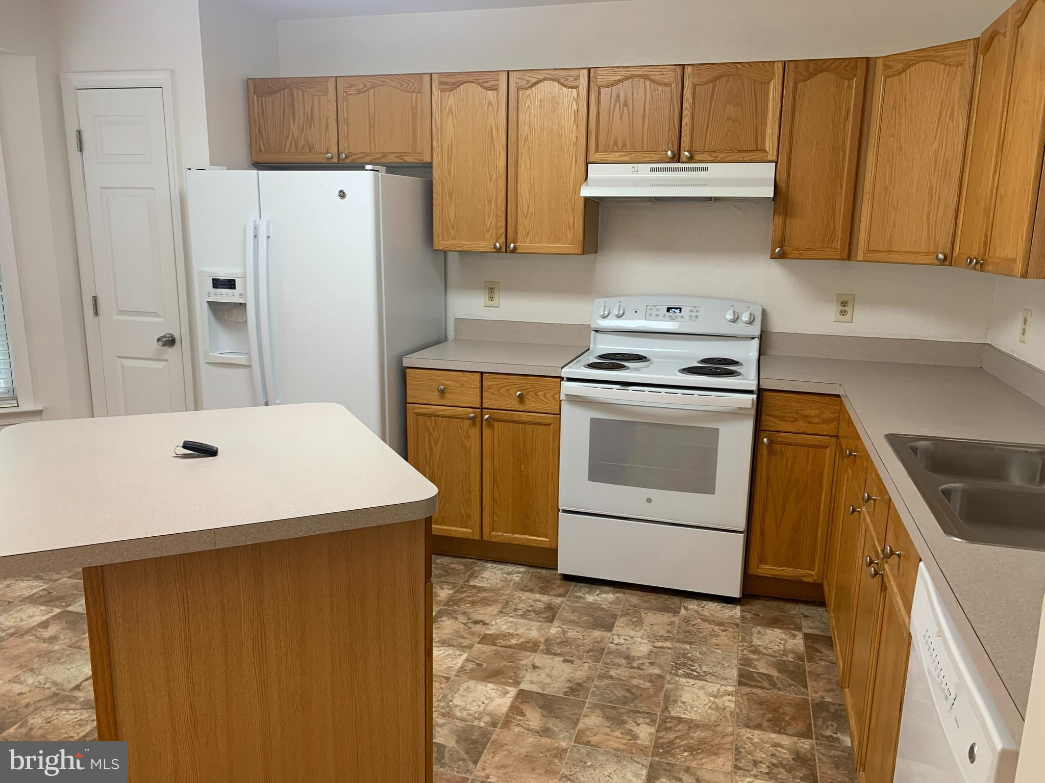 LAUREL RIDGE - Residential Lease