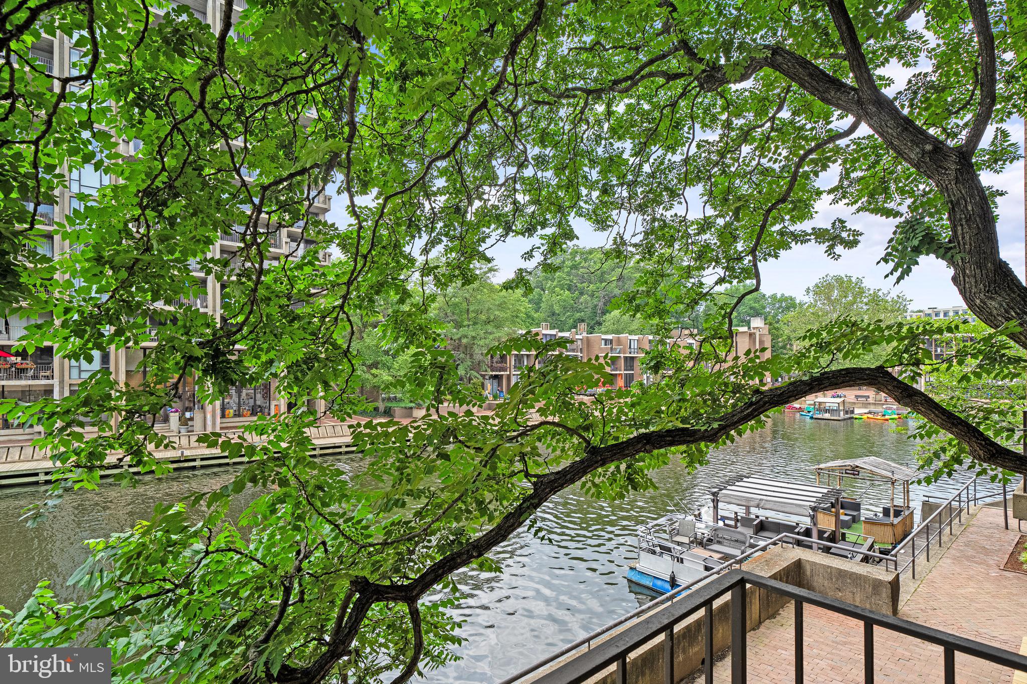 LAKE ANNE OF RESTON - Residential