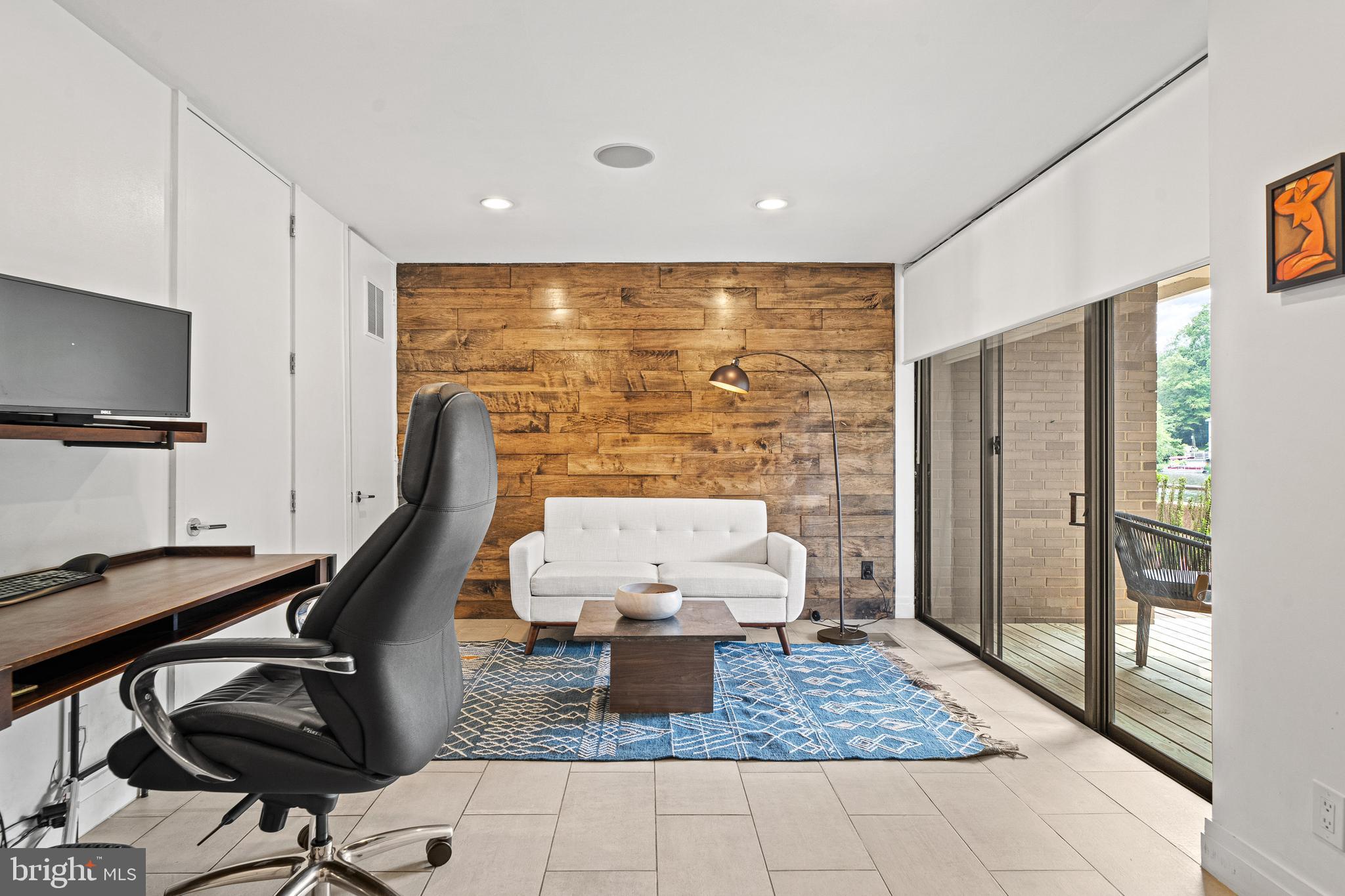 LAKE ANNE OF RESTON - Residential