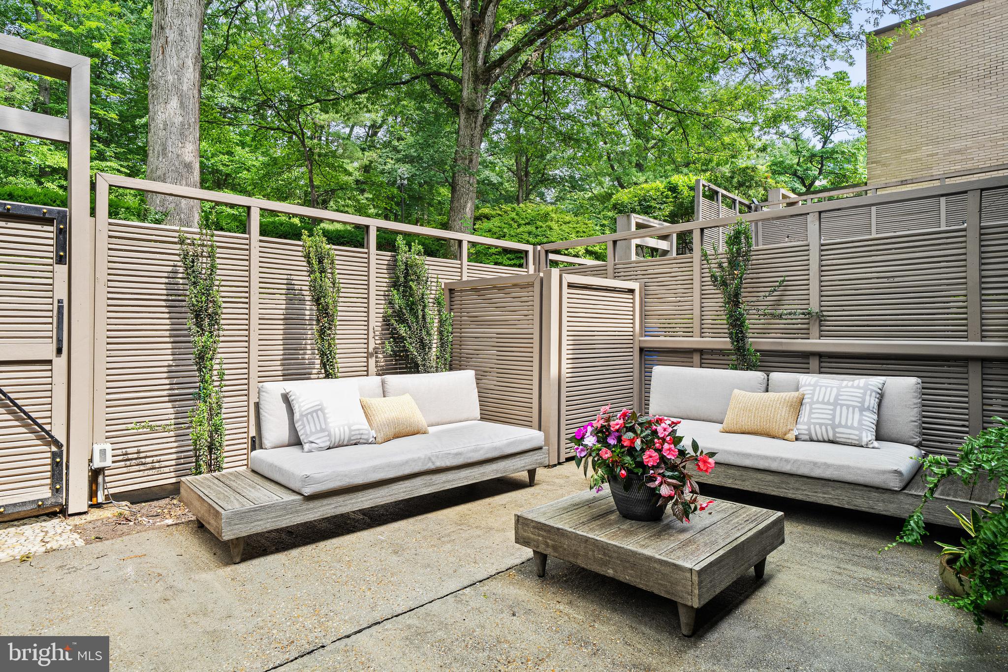 LAKE ANNE OF RESTON - Residential