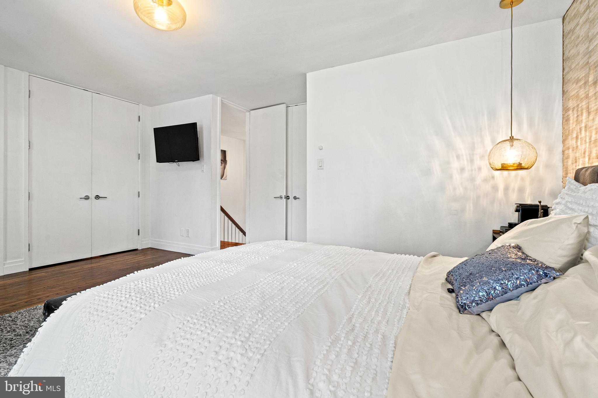 LAKE ANNE OF RESTON - Residential