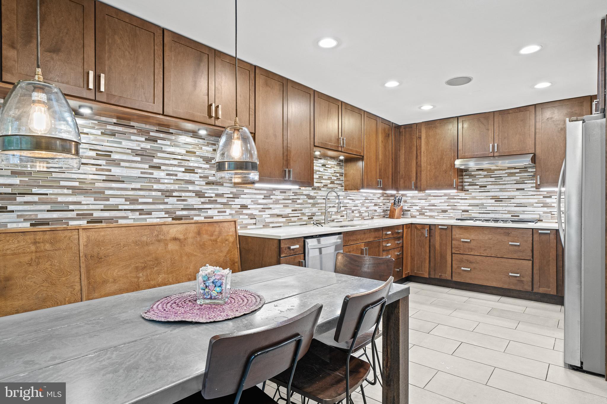 LAKE ANNE OF RESTON - Residential