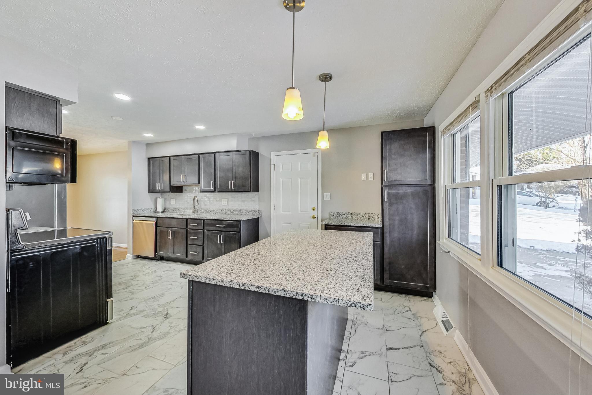 FOREST KNOLLS - Residential