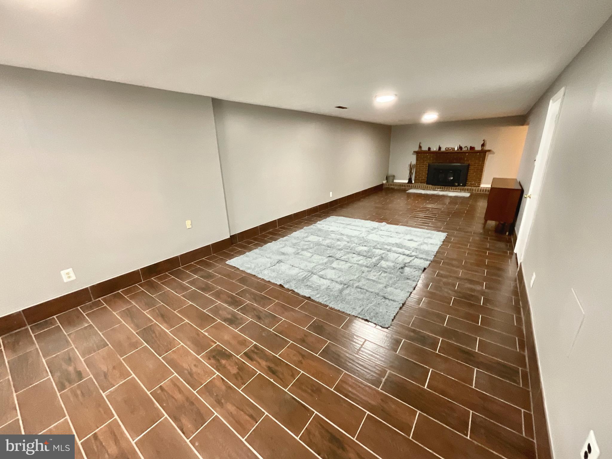 FOREST KNOLLS - Residential