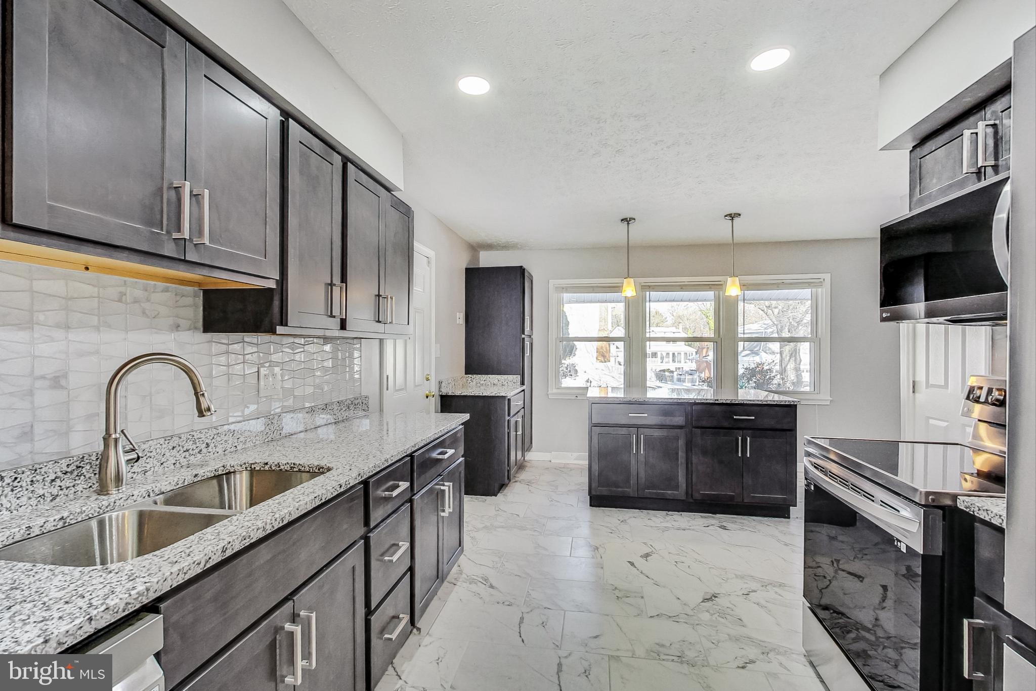 FOREST KNOLLS - Residential