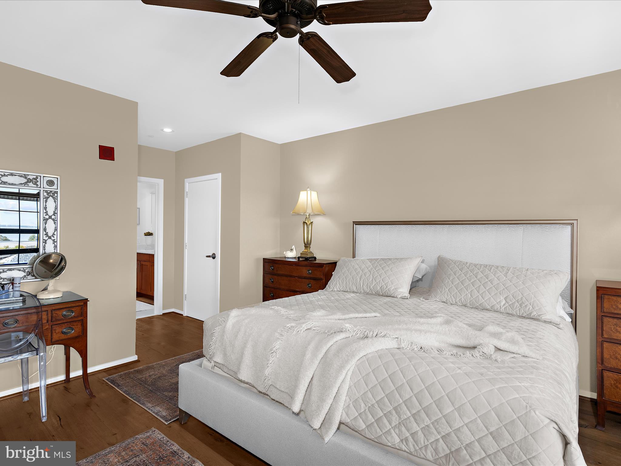LOCUST POINT - Residential