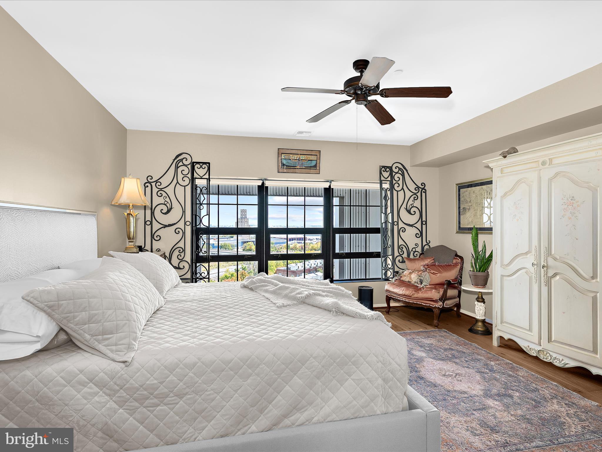LOCUST POINT - Residential