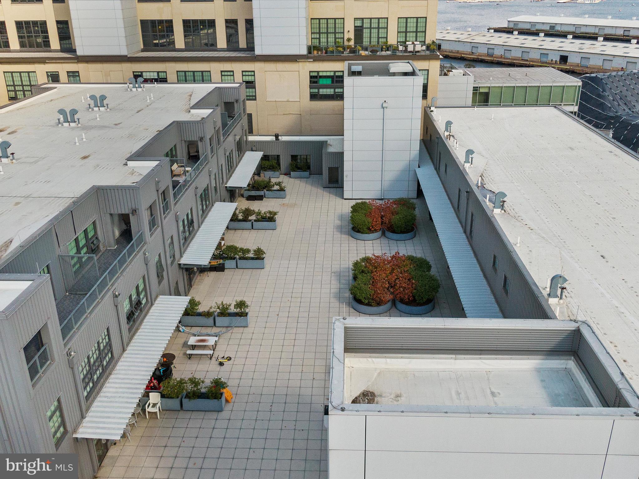 LOCUST POINT - Residential