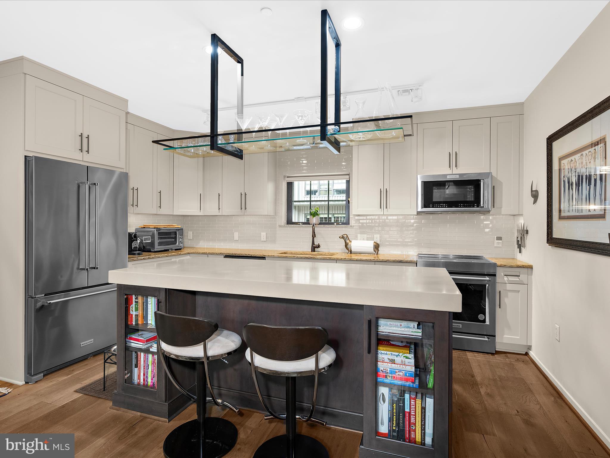 LOCUST POINT - Residential