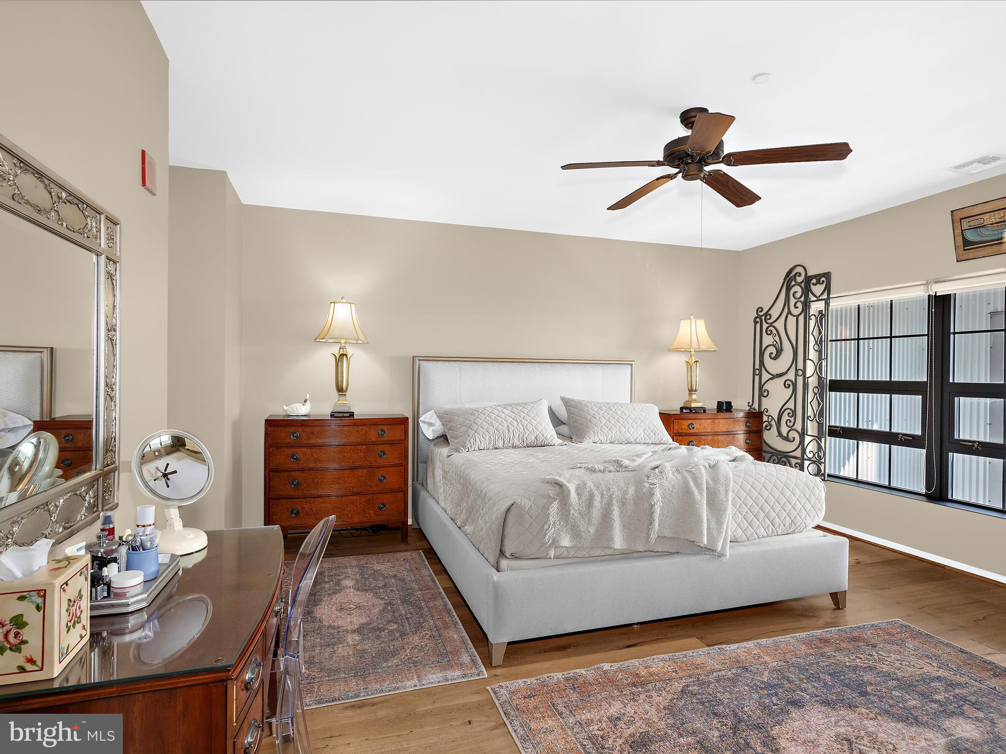 LOCUST POINT - Residential