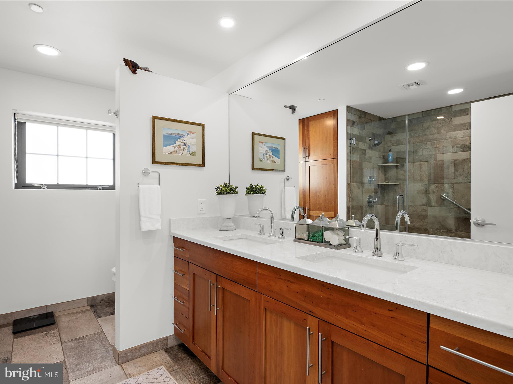 LOCUST POINT - Residential