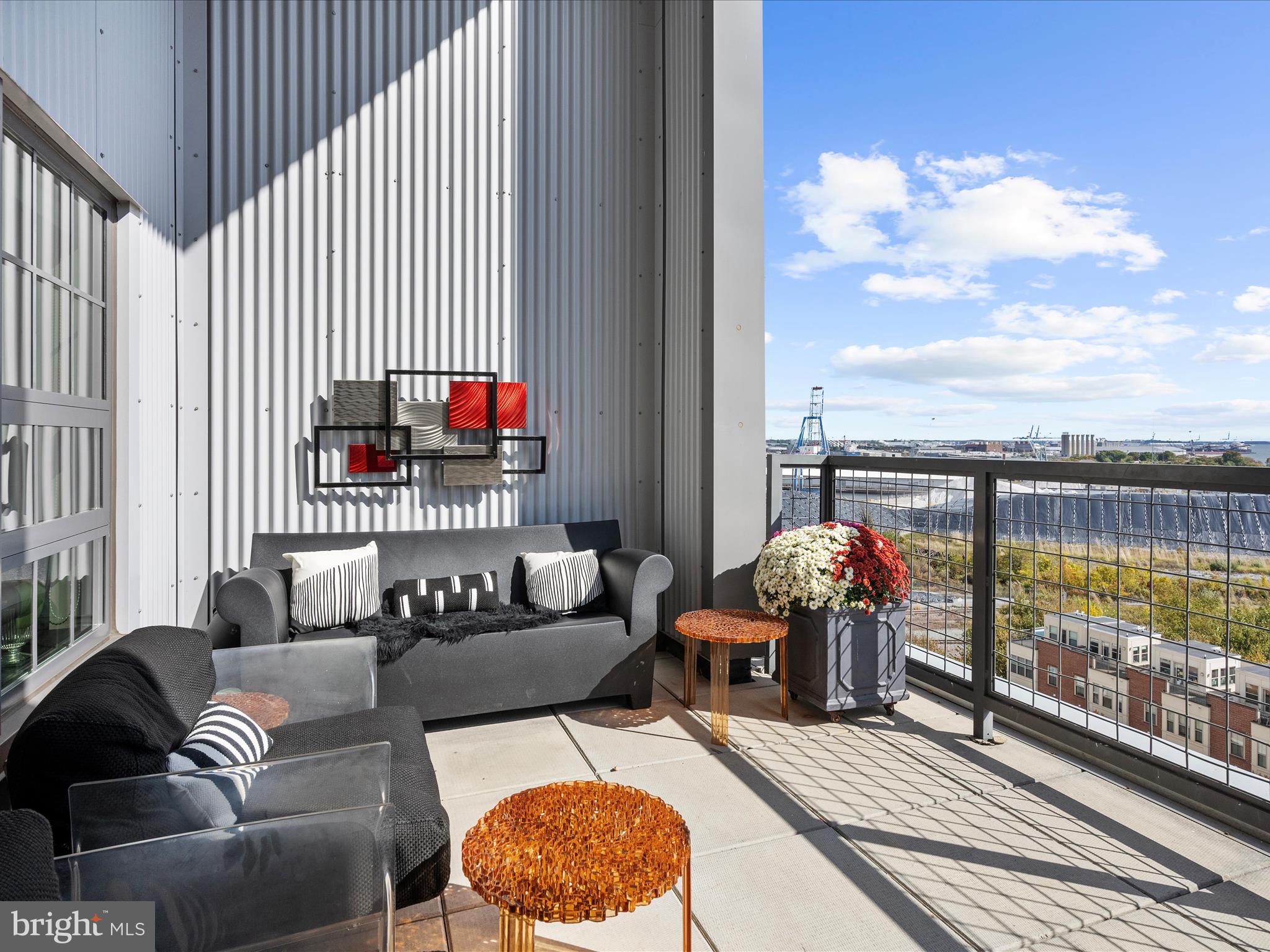 LOCUST POINT - Residential