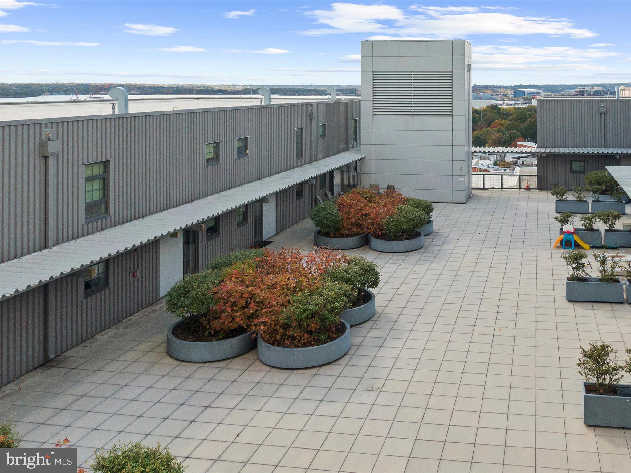 LOCUST POINT - Residential