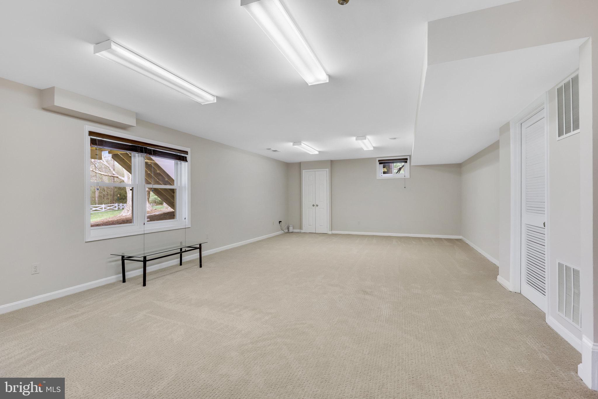 FOX DEN ESTATES - Residential