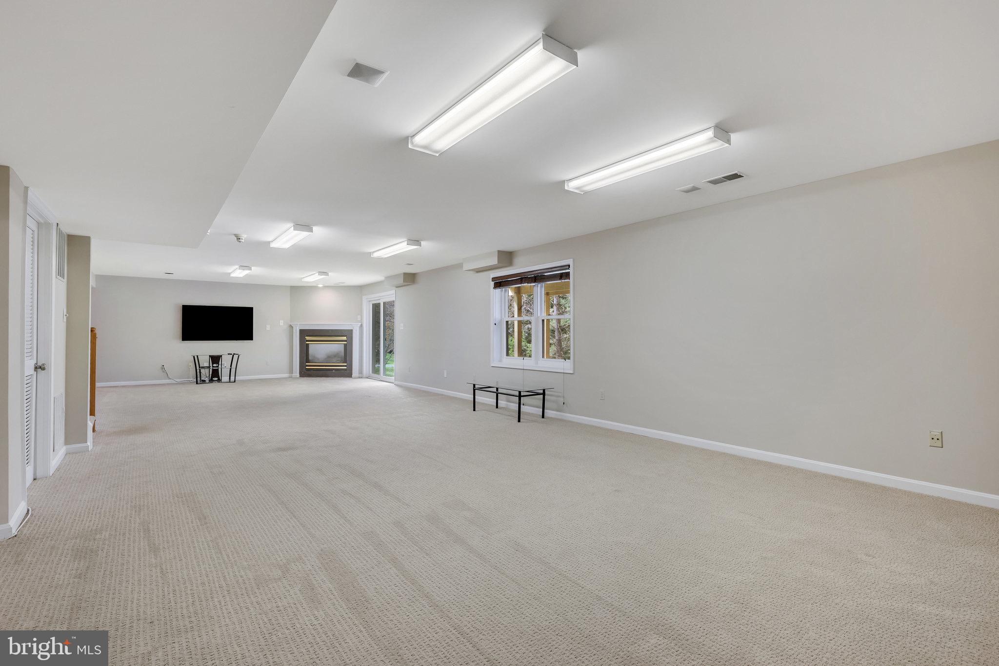 FOX DEN ESTATES - Residential