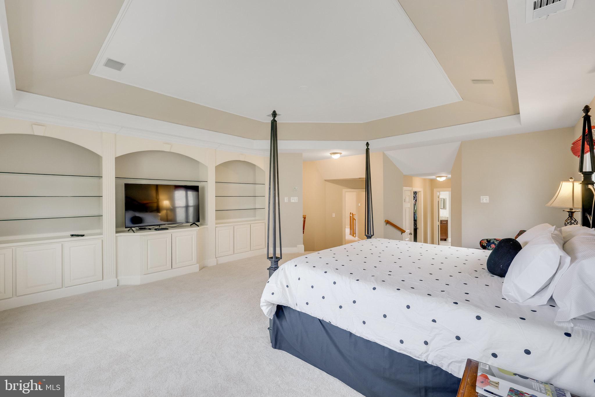 FOX DEN ESTATES - Residential