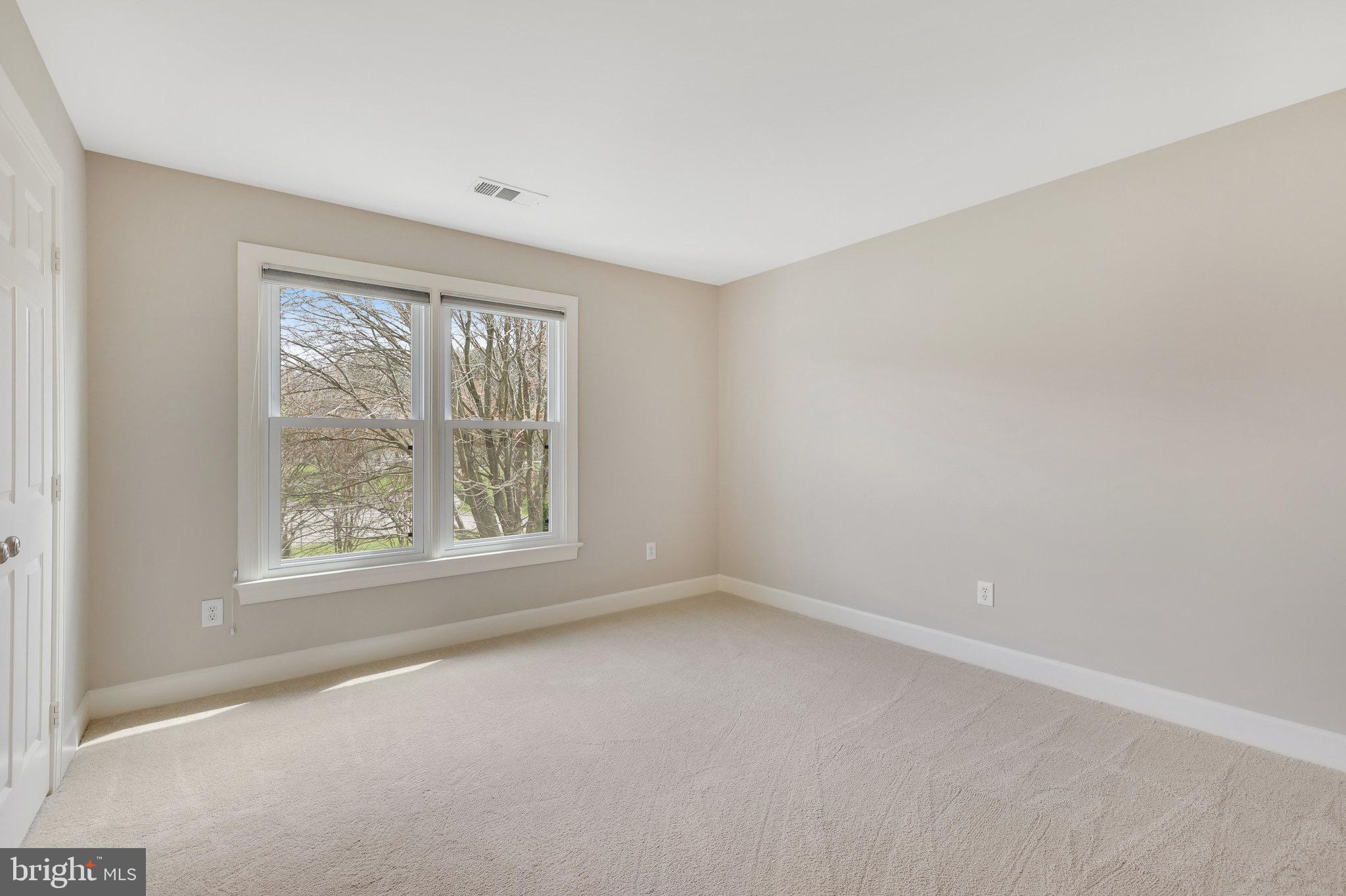 FOX DEN ESTATES - Residential