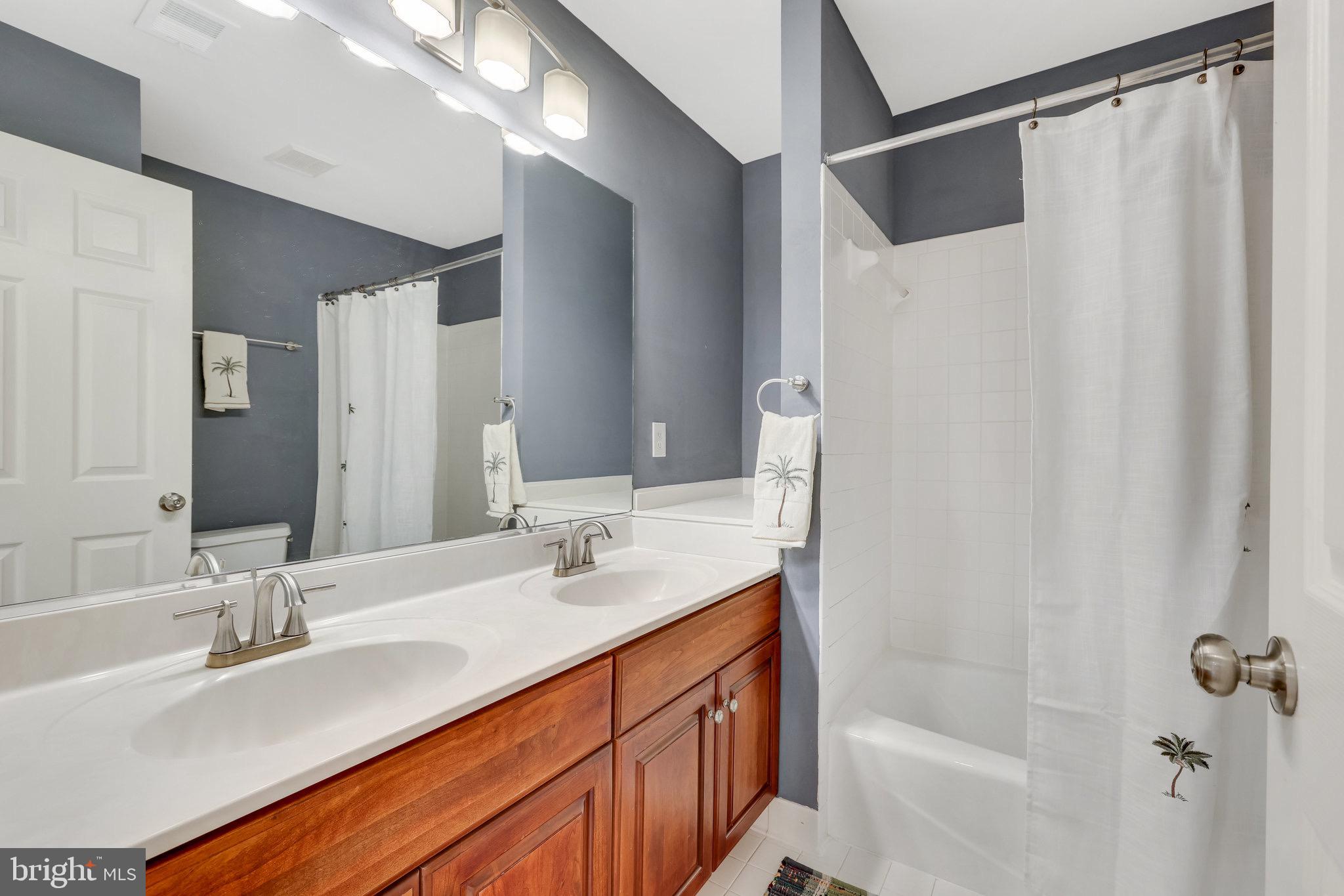 FOX DEN ESTATES - Residential