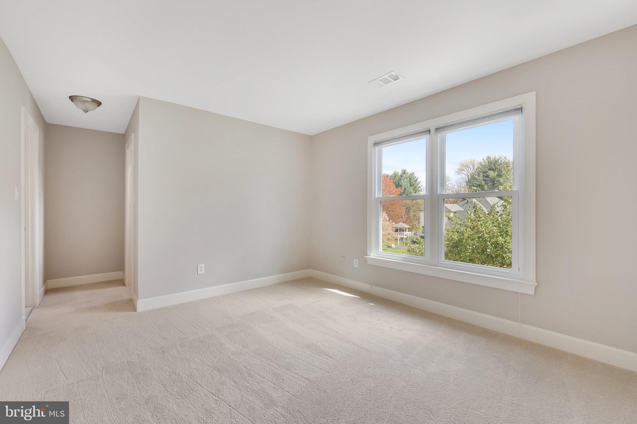 FOX DEN ESTATES - Residential