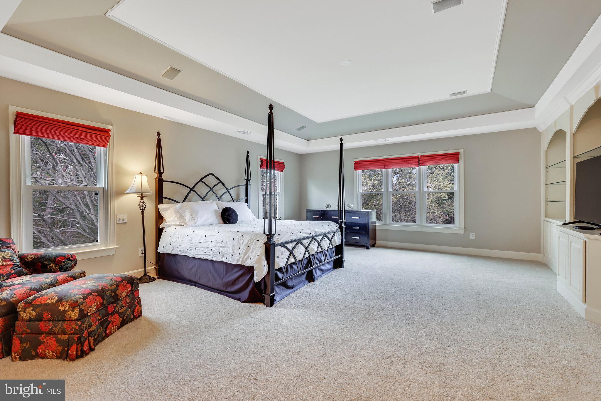 FOX DEN ESTATES - Residential