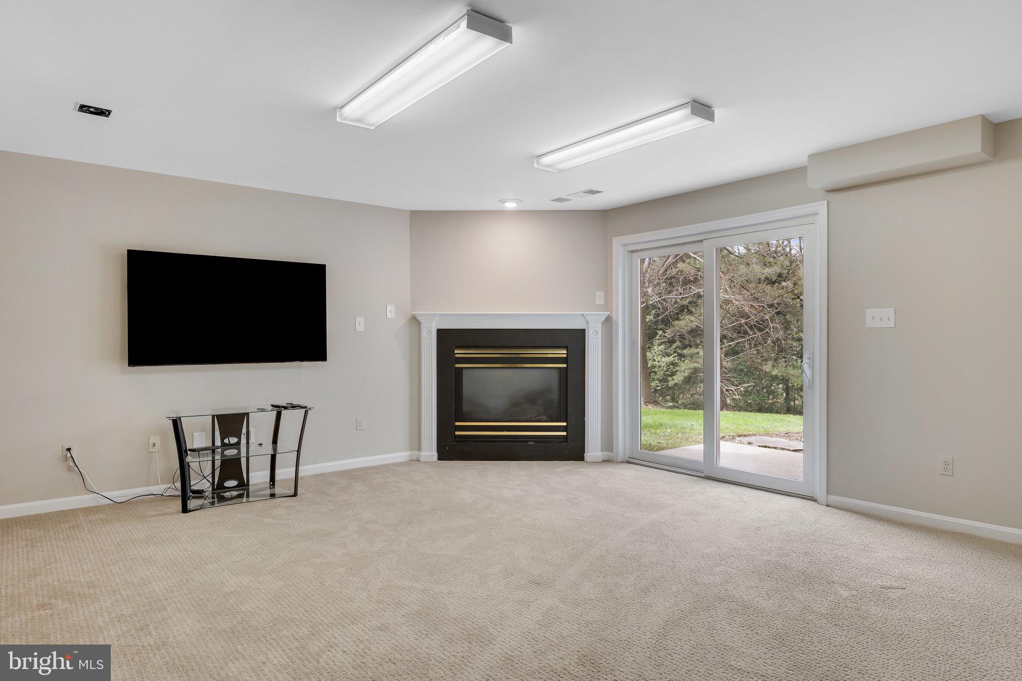 FOX DEN ESTATES - Residential