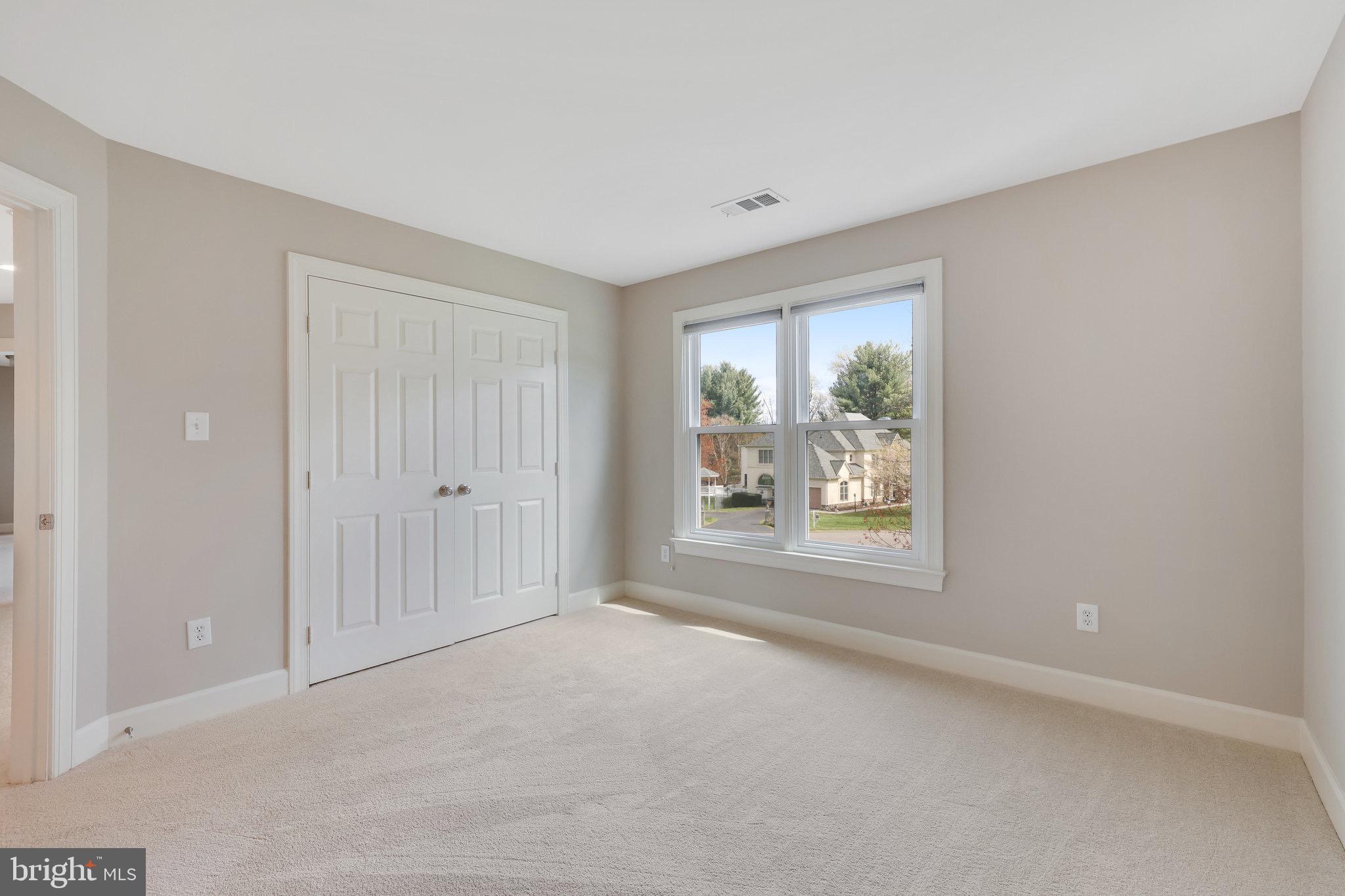 FOX DEN ESTATES - Residential