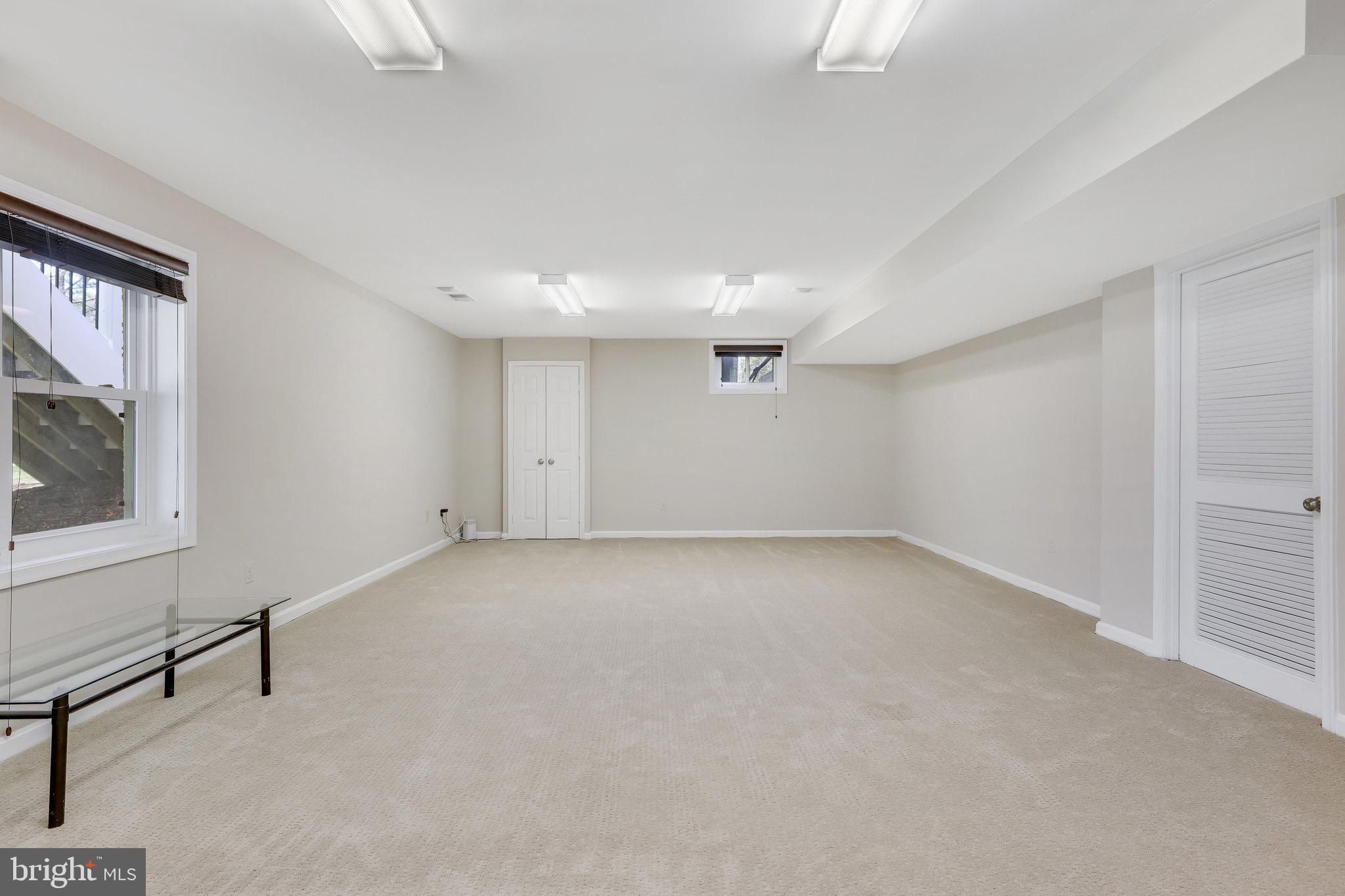 FOX DEN ESTATES - Residential