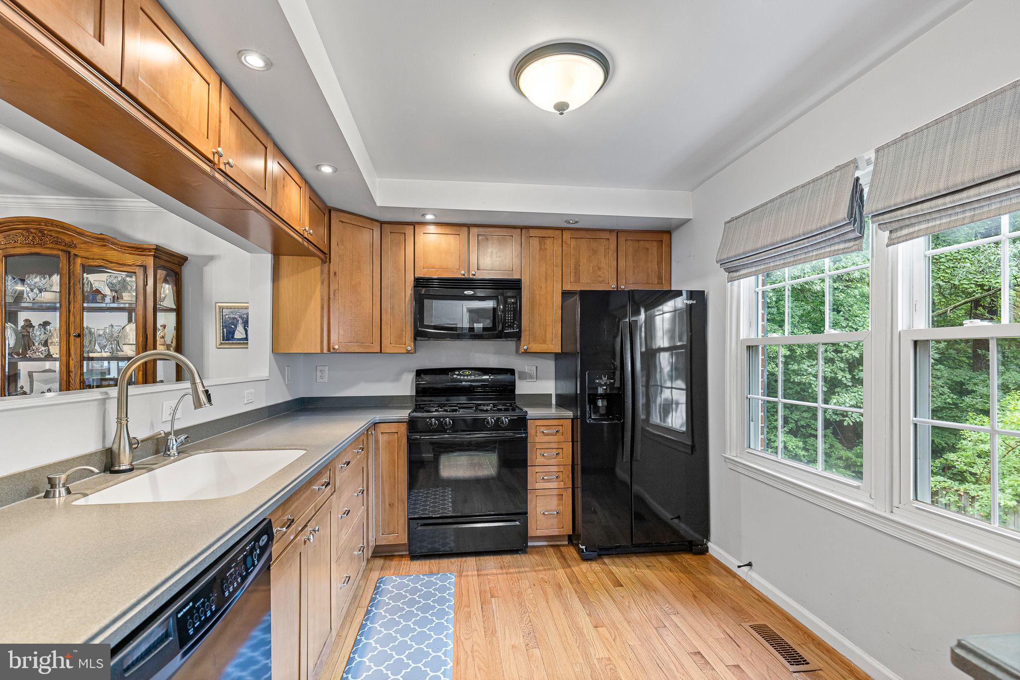 LAKE BRADDOCK - Residential