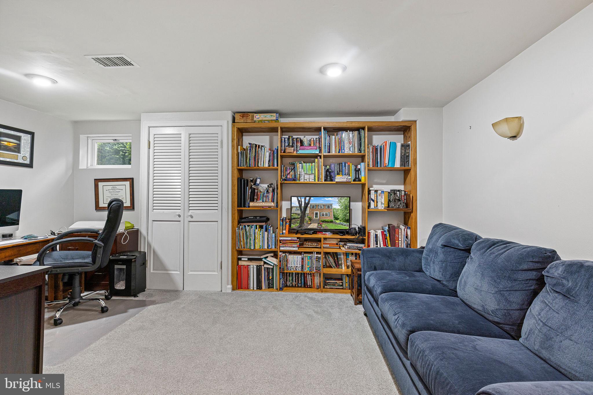 LAKE BRADDOCK - Residential