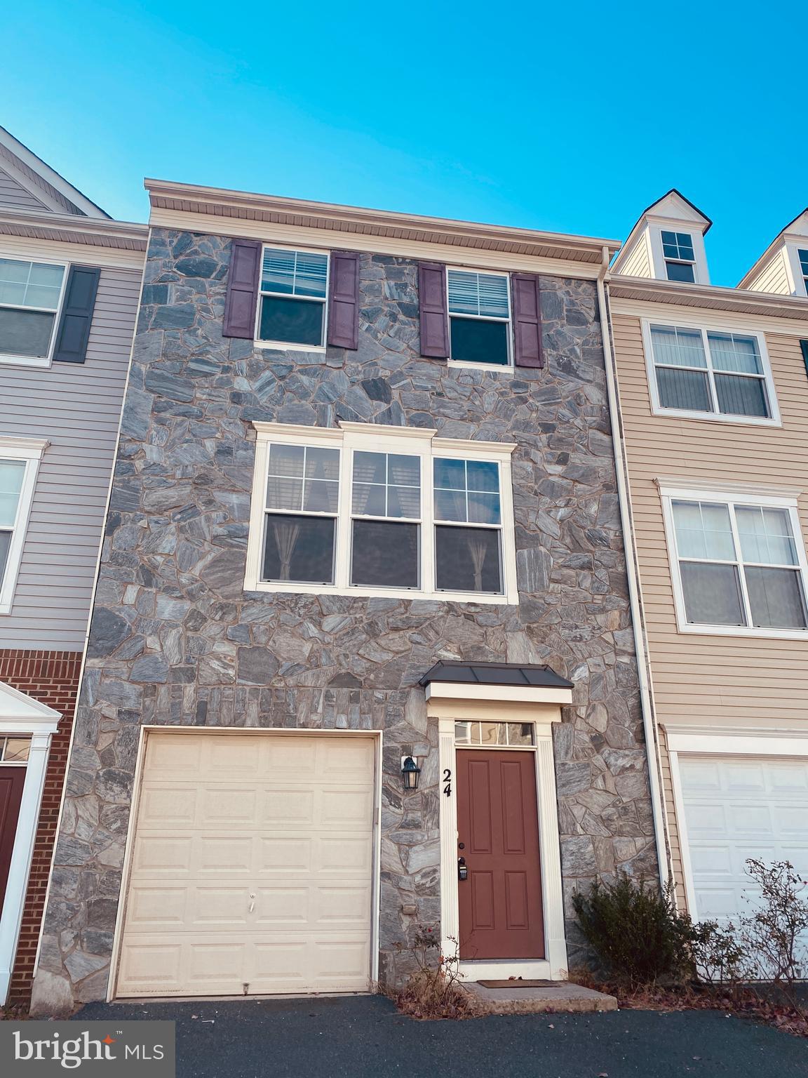 WOODSTREAM - Residential Lease