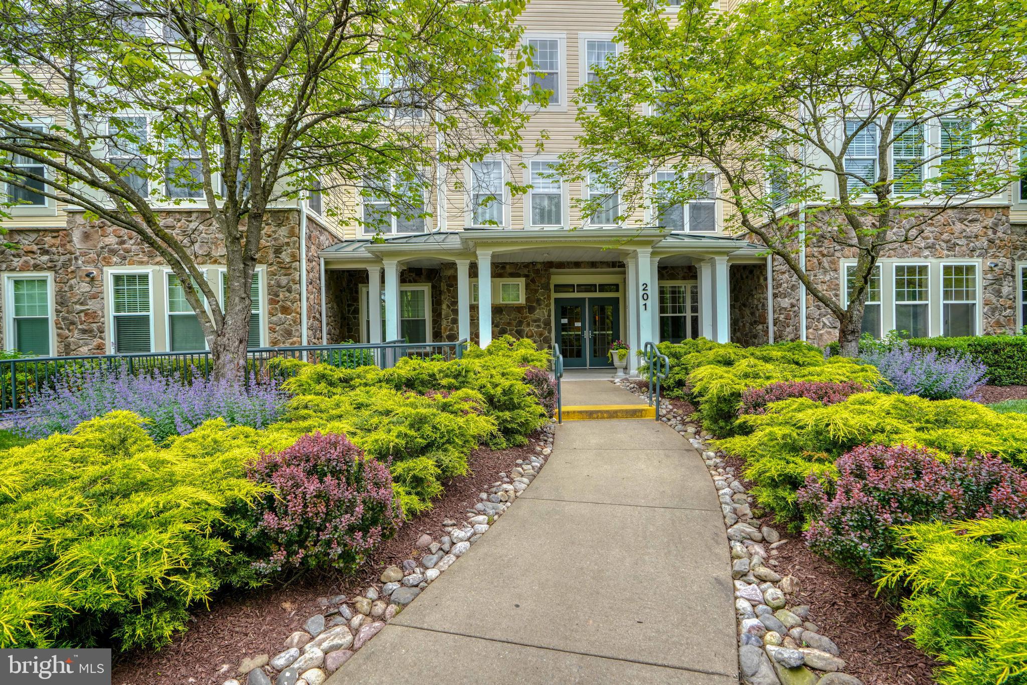 LAKELAND RIDGE - Residential