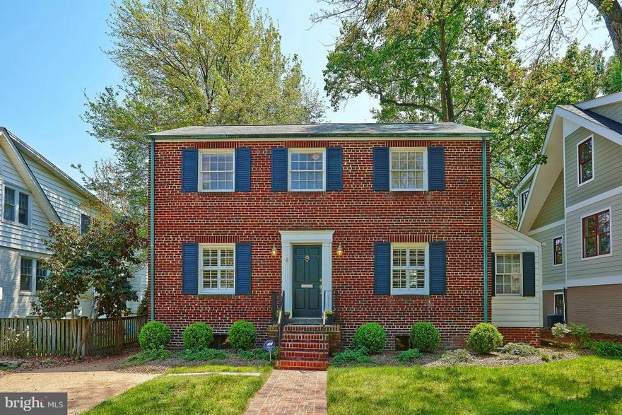 OPPORTUNITY TO LIVE ON BEAUTIFUL WIDE OAK STREET IN ROSEMONT***UPDATED 1938 COLONIAL WITH HARDWOOD FLOORS, SCREEN PORCH, HUGE AND WELL LANDSCAPED AND FULLY FENCED BACK YARD, FOUR BEDROOMS, MASTER BEDROOM WITH WALK IN CLOSET***NEW KITCHEN WITH GRANITE COUNTERS***OFF STREET PARKING***WALK TO EITHER BRADDOCK OR KING STREET METRO***HOME IS FULL OF CHARMING DETAILS***OPEN SUNDAY MAY 3 FROM 1-4**