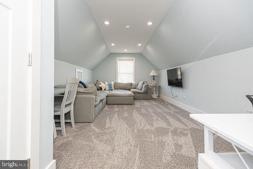 RIVER RUN - Residential