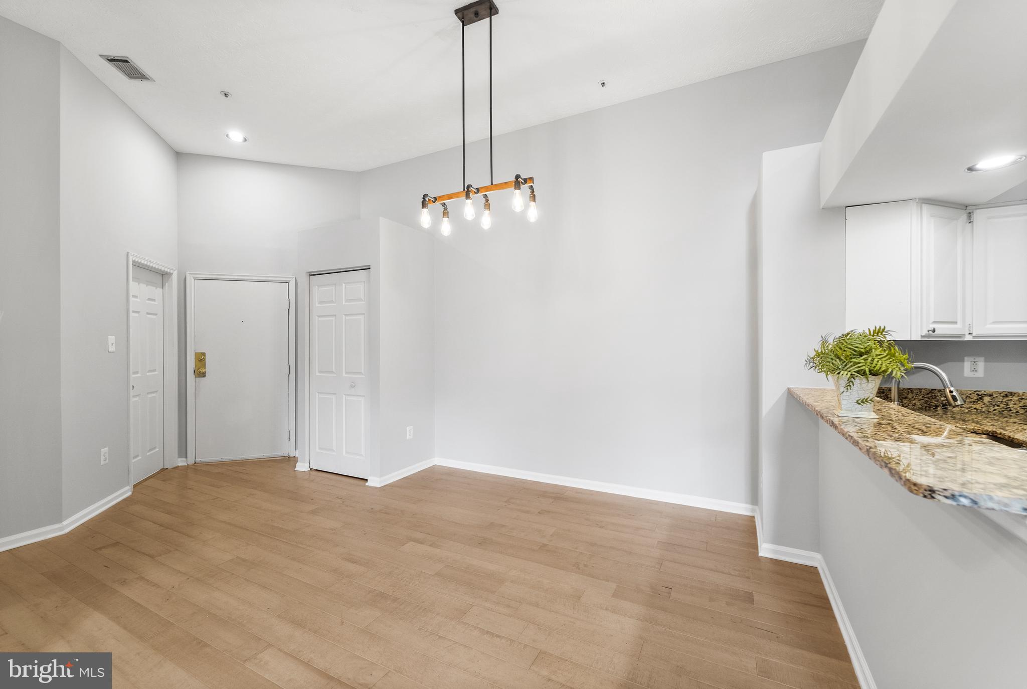 WATERS EDGE AT NORTH LAKE - Residential