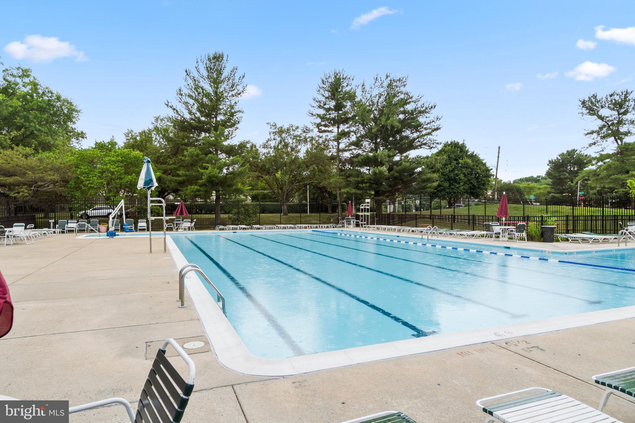 WATERS EDGE AT NORTH LAKE - Residential