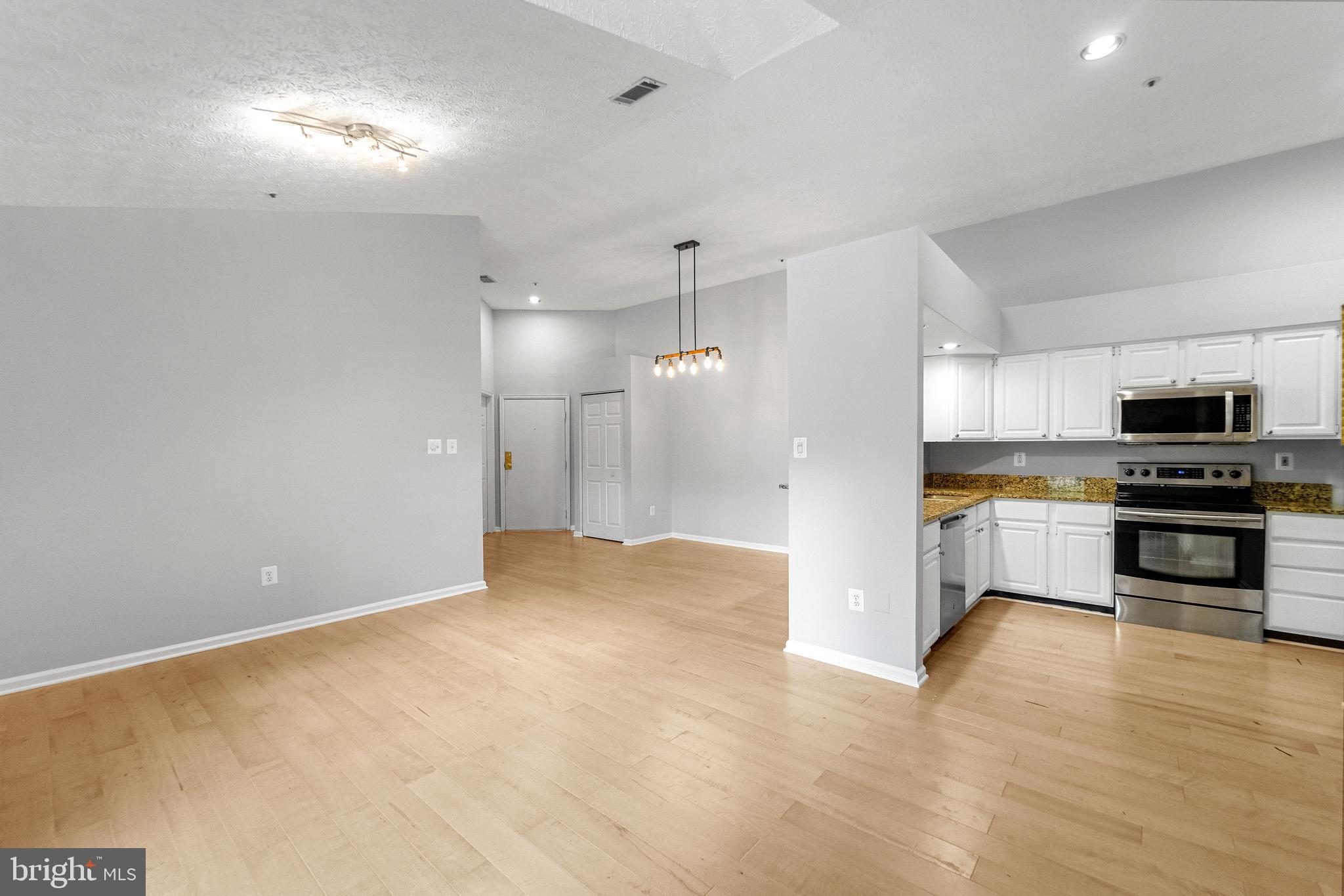 WATERS EDGE AT NORTH LAKE - Residential