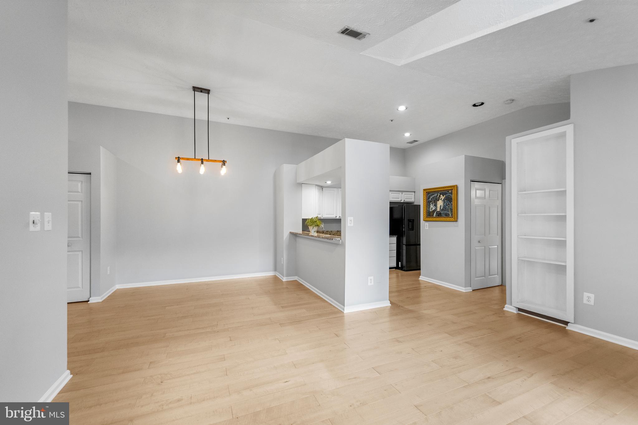 WATERS EDGE AT NORTH LAKE - Residential