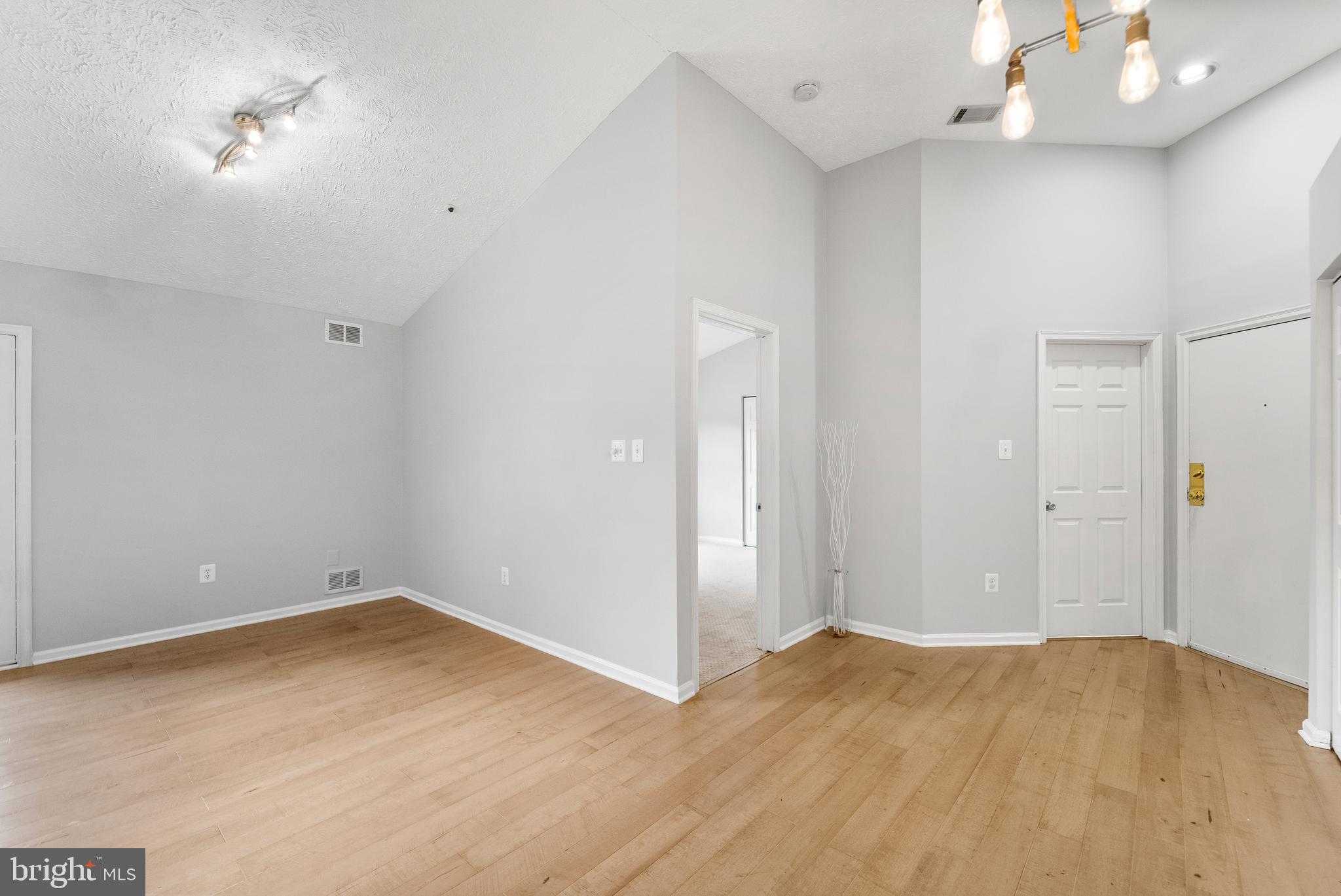 WATERS EDGE AT NORTH LAKE - Residential